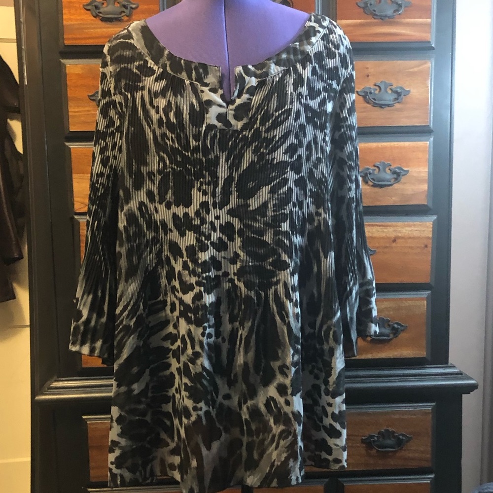 Animal Print Crimped Blouse 4X